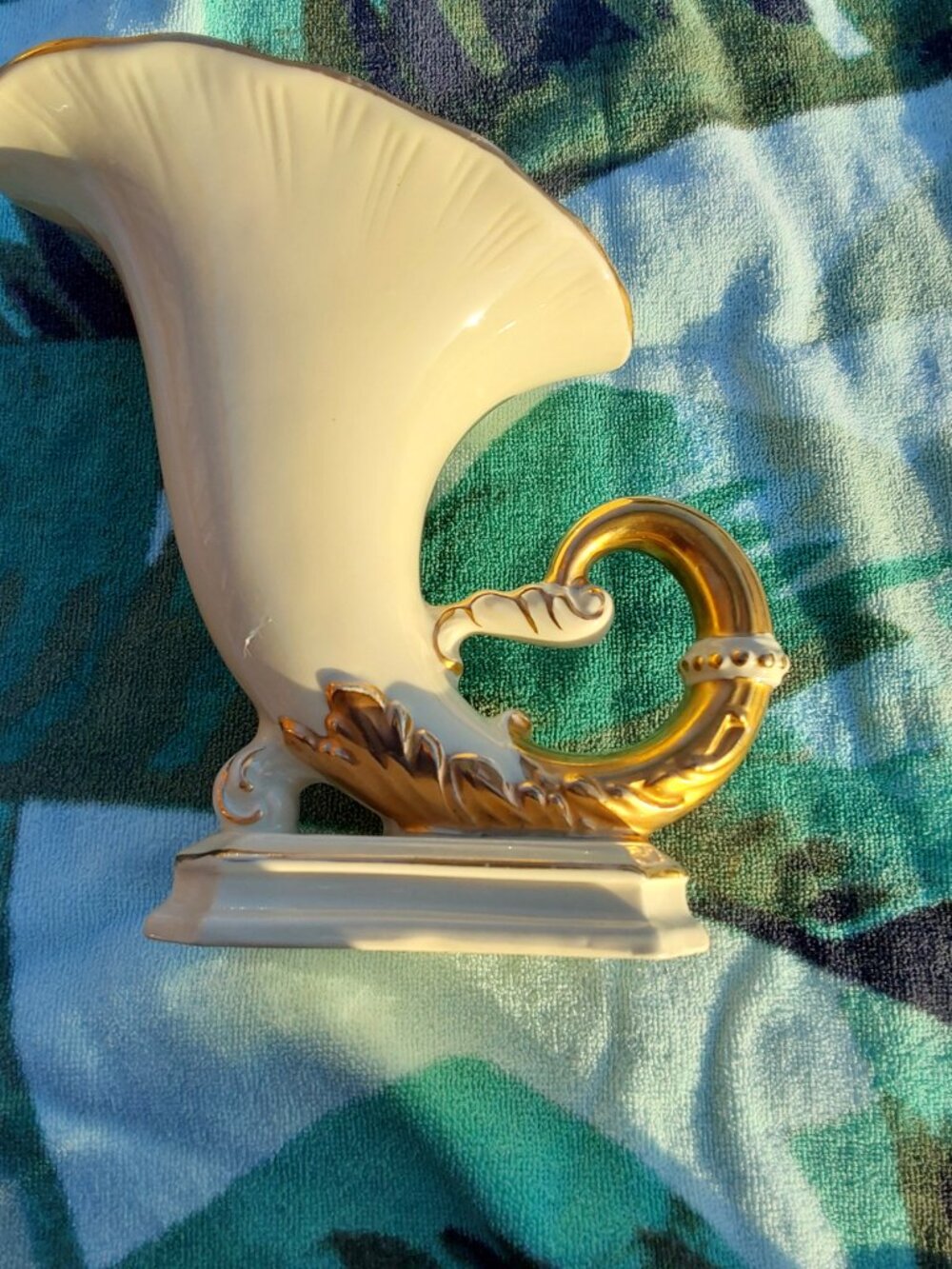 GORGEOUS VINTAGE HORN OF PLENTY WITH GOLD - Picture 6 of 15